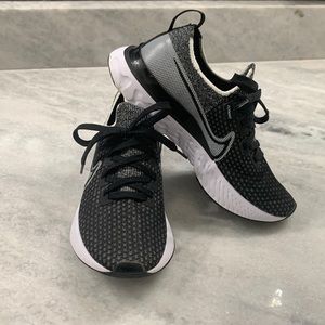 Nike Infinity React Running Shoes